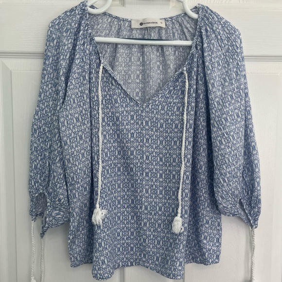 The Impeccable Pig Tops - The Impeccable Pig Womens Small Blue & White Tassle Boho Light Top Shirt Blouse